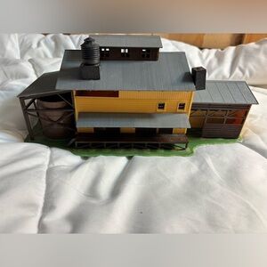 Lionel HO Scale Building Kit Pickle Factory Item
